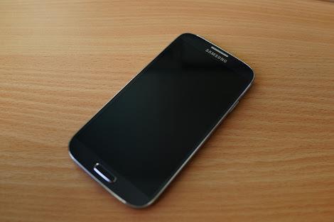 Samsung Galaxy S4 LTE GT-I9505 Color Pebble Blue photo